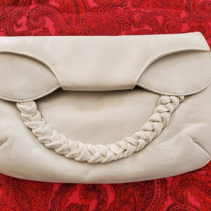 Very Pretty Vintage White Leather Handbag Purse Clutch