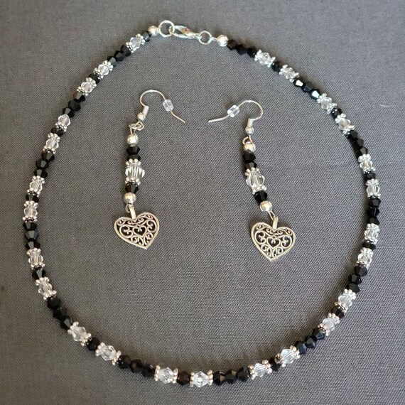 Classic Black and White - Necklace Making Kit - (Amazing Jewelry Design)