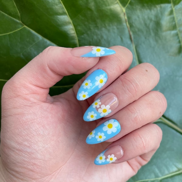 BLOSSOM | Light Blue French Tip Press On Nails with Daisy Accents | 90s Style Retro Flower Nails | Spring Nail Set High Quality Nail Set
