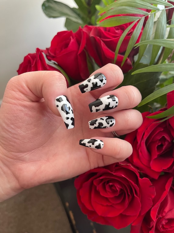 Tabby | Medium Brown Cow Print Nails
