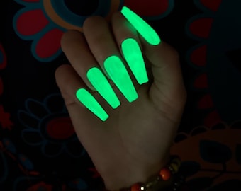 Limited Edition Glow In The Dark Press On Nails Bright Green Glowing  Nails Glue On Nails False Nails Green Nails - Main Image