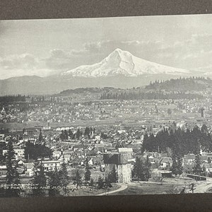 PORTLAND City Guide Album 23 pictures stained signed 26*31.2*1.2 cm T-1108