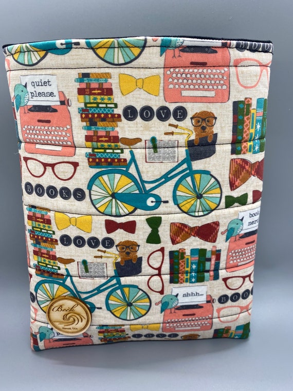 Bookish Quilted book sleeve. Comes with foam stabilizer to Etsy