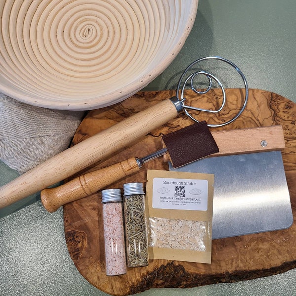 Sourdough Bread Making Kit, Homemade Bread tool kit, Baking Kit, Sourdough Starter - Round rattan basket