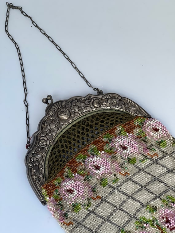 Vintage Ladies Beaded Purse w/ Roses - image 5