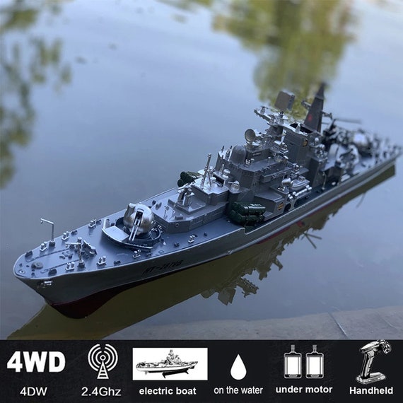 RC Battleship Boat Large Scale High Speed Remote Control Boat 2.4