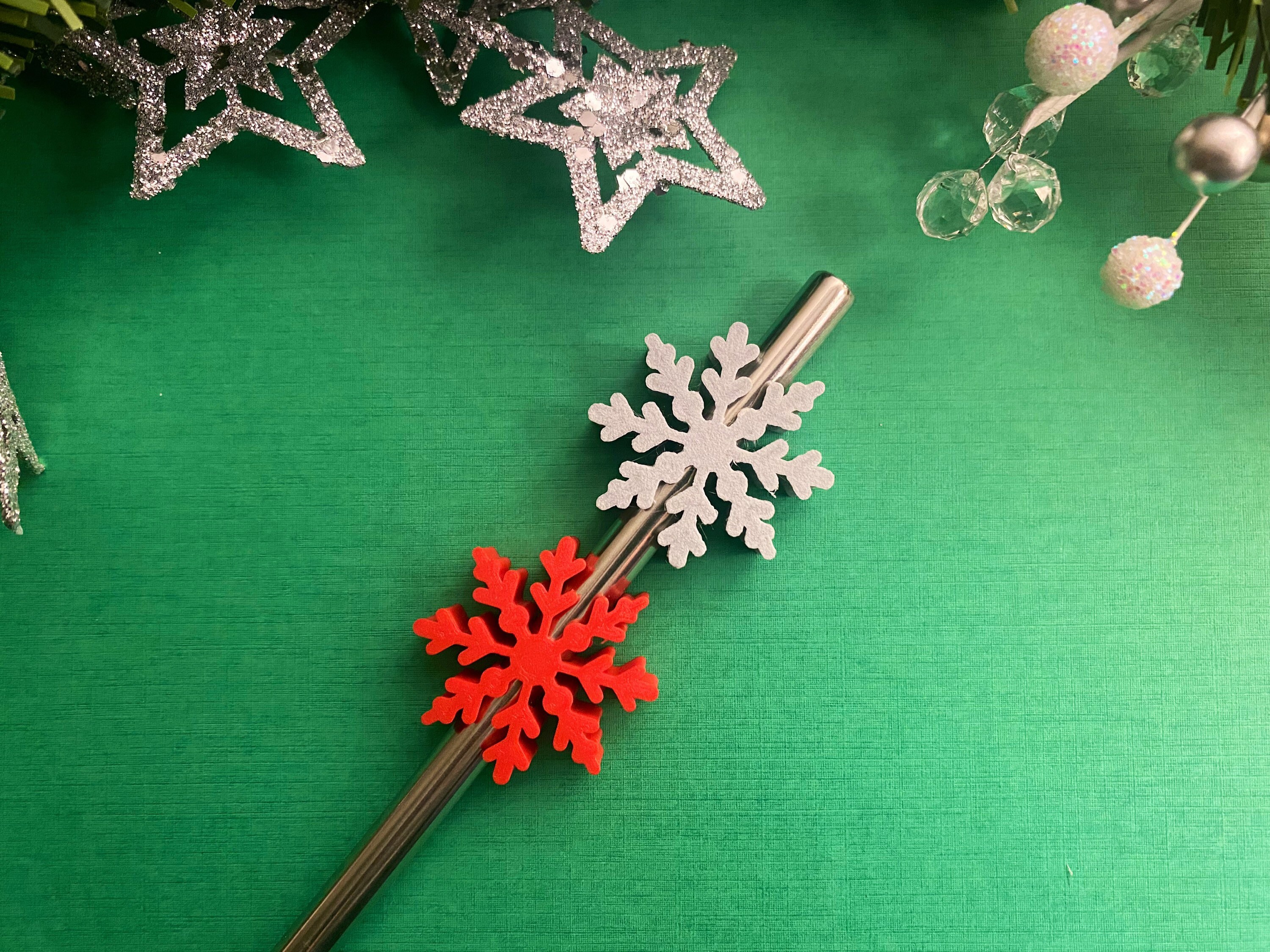 10 Piece Set Christmas SNOWFLAKE Straw Toppers – The Tumbler Grip