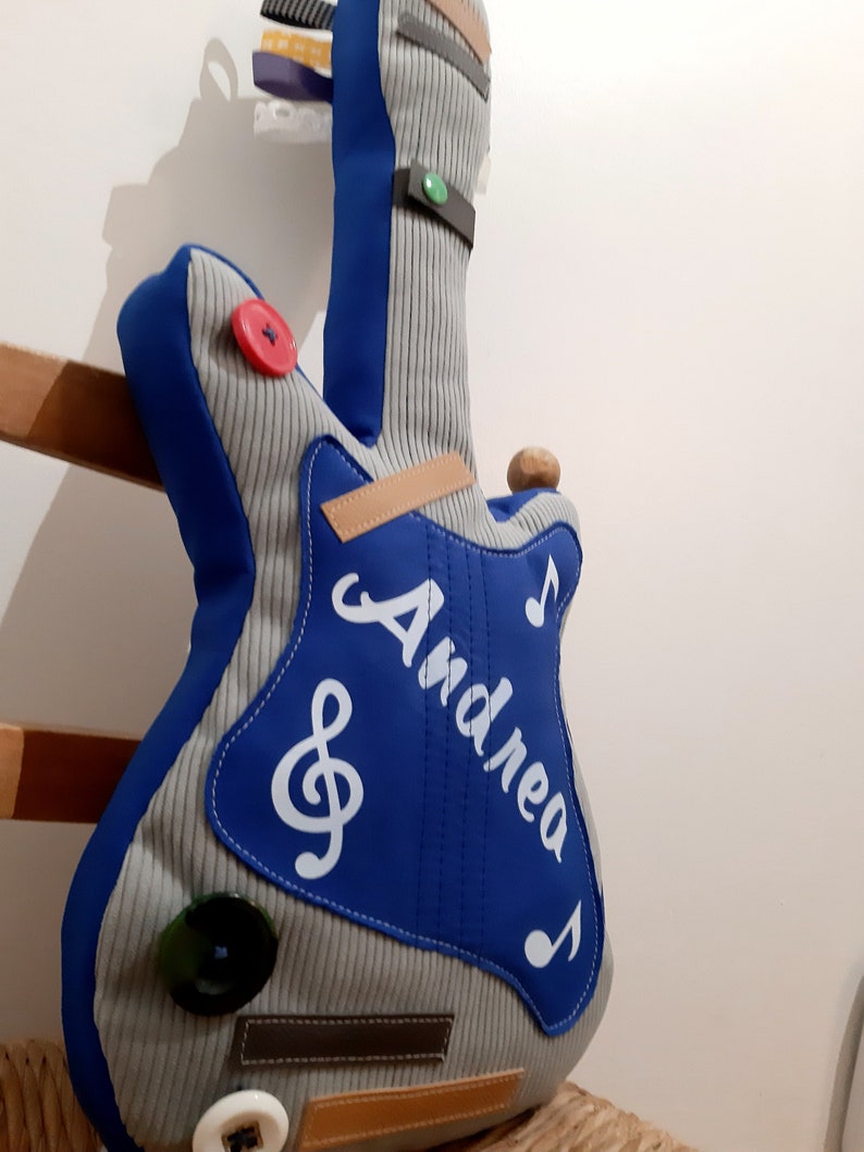 Doudou Guitare pour musicien en herbe image 5