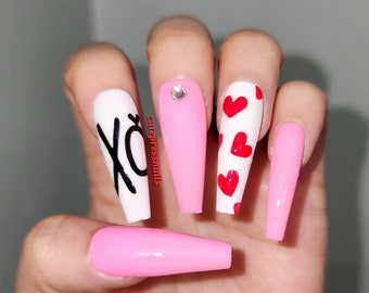 Valentines Day XOXO Press On Nails | Glue On Nails | Short Nails | Stick On Nails | Fake Nails | Gifts For Her | Reusable Nails