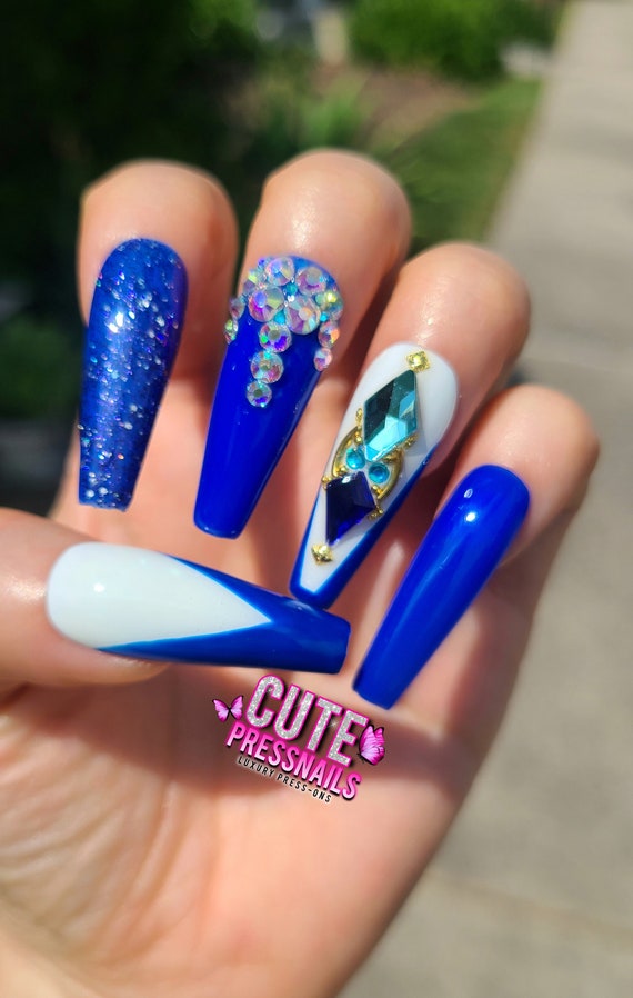 Blue nails ✓💅 We didnt come to play always looking for thise cute sets for  you all🥰💅 We also offer hair,nails,makeup services to you all… | Instagram