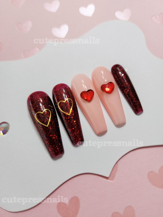 Aquarius (January 20 - February 18): Allover Bling Nails | The Hot Beauty  Trend You Should Try in 2020 — Based on Your Zodiac Sign | POPSUGAR Beauty  UK Photo 11