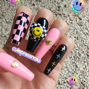 Y2k Pink Check smile Press On Nails