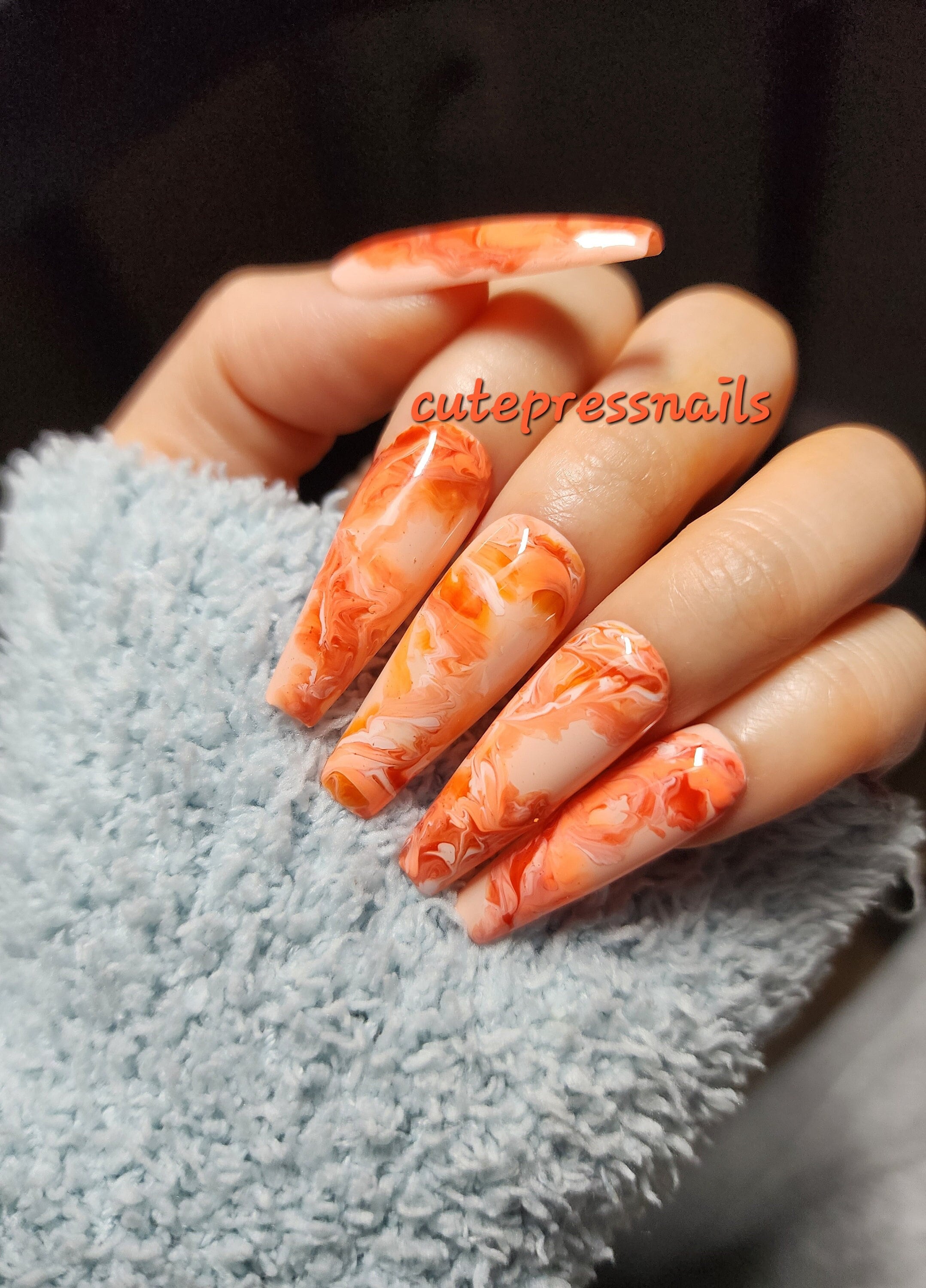 2025 Pumpkin Spice Swirl Nail Trend