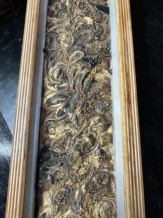Exfoliating Tobacco Vanille Soap, Cocoa Butter, Pine Tar