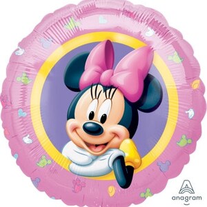 Pode incluir: Bal&atilde;o Minnie Mouse rosa e roxo com um c&iacute;rculo amarelo ao redor do rosto. O bal&atilde;o tem um fundo rosa com bolinhas brancas e um la&ccedil;o rosa na cabe&ccedil;a da Minnie.