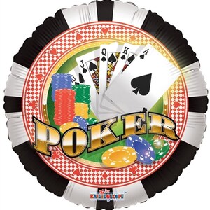 Pu&ograve; includere: Un palloncino circolare bianco e nero con un bordo a scacchi rosso e bianco. Il centro del palloncino presenta un tavolo da poker in feltro verde con carte da gioco, fiches da poker e la parola "POKER" in lettere dorate.