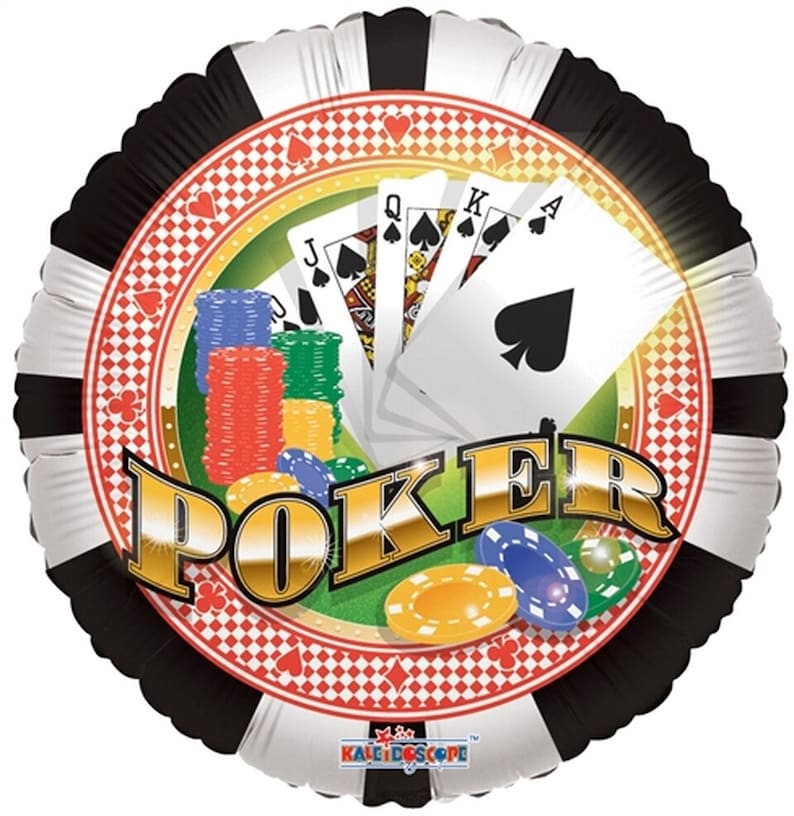 Pu&ograve; includere: Un palloncino circolare bianco e nero con un bordo a scacchi rosso e bianco. Il centro del palloncino presenta un tavolo da poker in feltro verde con carte da gioco, fiches da poker e la parola "POKER" in lettere dorate.