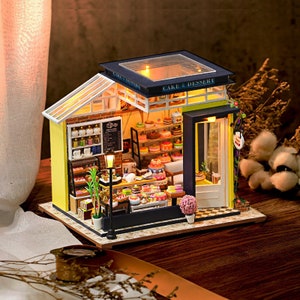 Kuchen und Dessert Modern Shop Miniature Doll House Kit || 1:24 mit Licht für Erwachsenen Geschenk Decor