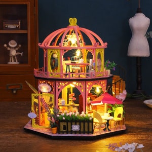 Flower Tea House Miniatures Dollhouse Kit // 1:24 con musica e decorazioni regalo per adulti leggeri