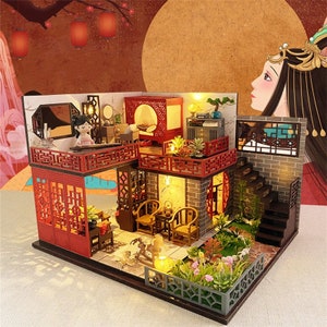 Kit di casa delle bambole in miniatura in miniatura in stile nuovo stile cinese fai-da-te // 1:24 con luce Adult Craft Gift Decor