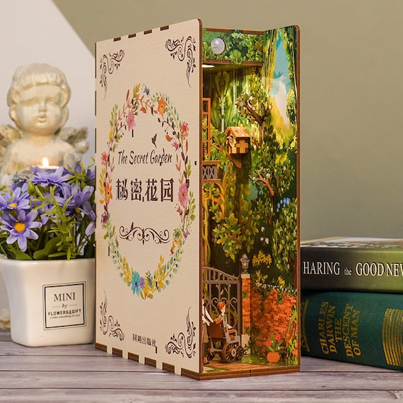 Secret Garden Book Nook - Book Shelf Insert - Bookcase With Light