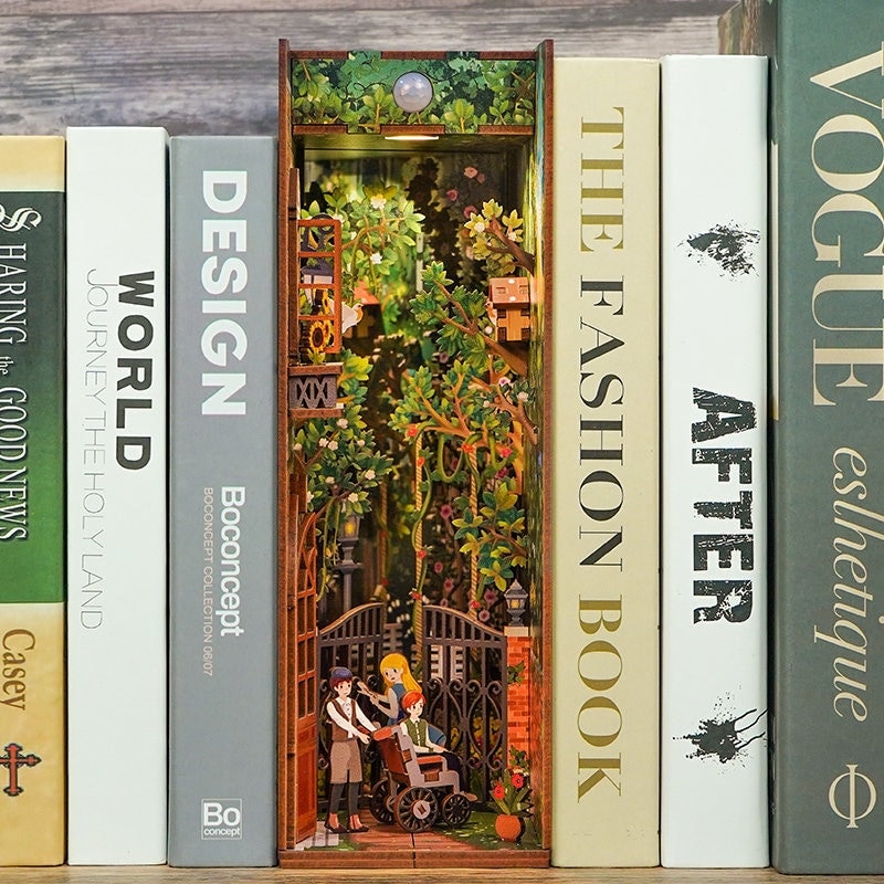 Secret Garden Book Nook - Book Shelf Insert - Bookcase With Light