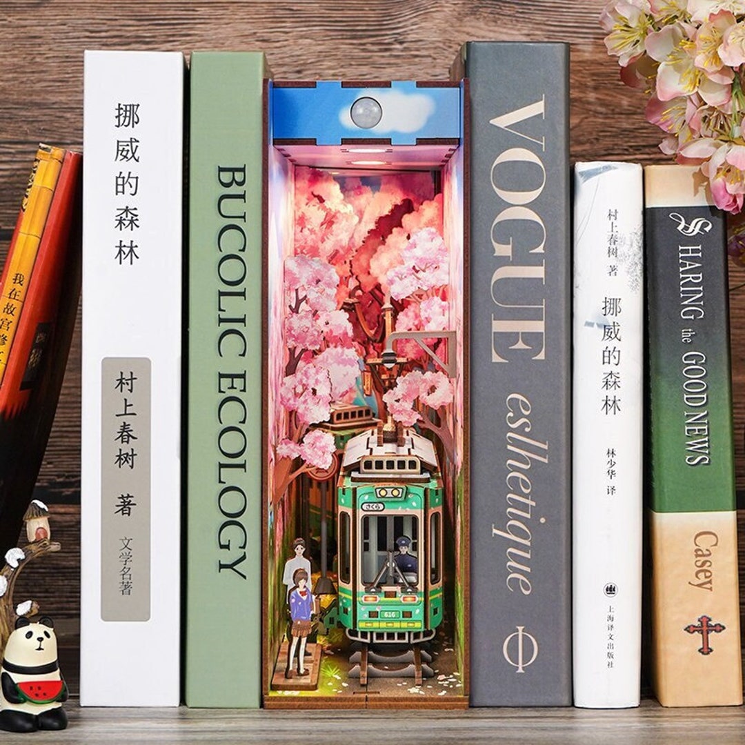 DIY Sakura Train Book Nook Kit – Bookshelf Insert Model Building