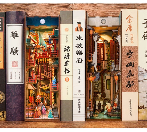 China Town Book Nook Book Shelf Insert Bibliothèque avec kit de  construction de maquette légère -  Canada