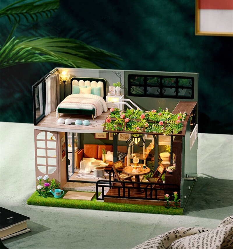 ドールハウス完成品オーダー。モダンなロフト ドールハウス完成品オーダー。モダンなロフト