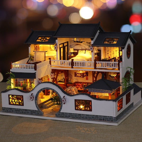 Beautiful Home,Dream House,Huge Dollhouse with 2 Dolls, 28.5 x