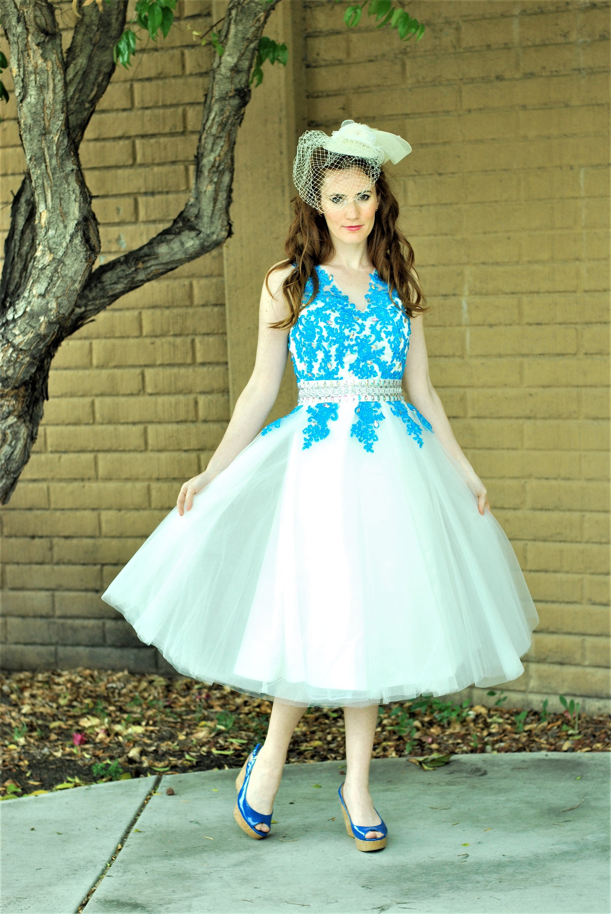 1950s Retro Blue Lace Tulle V-Neck Tea Length Wedding Dress (Size 2/4)