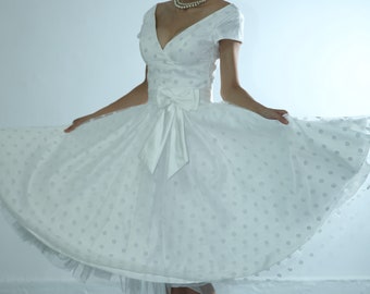 Inspiration des années 1950 SIZE0-2 pois tulle et dentelle Robe de mariée rétro / Longueur de thé mariage Dress_READY à expédier