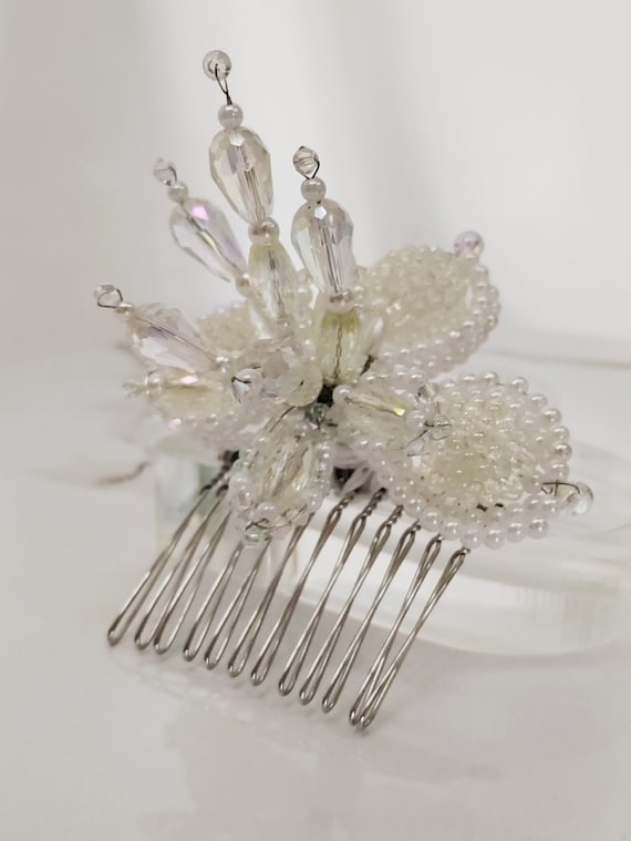 Beaded Flower Haircomb. Panama Tembleque. / Tembleque Panameño , Peineta De  Flor. - Etsy