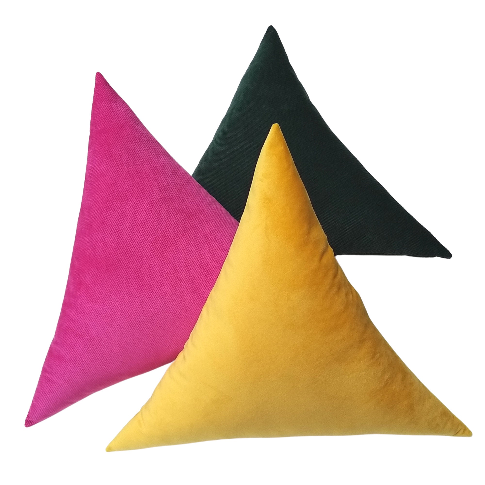 Ripley - COJIN DECORATIVO DISEÑO TRIANGULAR ROJO Y AMARILLO 50X50 RELLENO