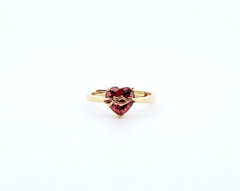 Sacred heart ring| small heart stone