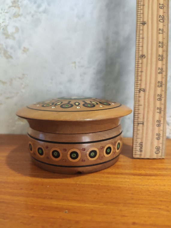 Hand Crafted Wooden Round Inlaid Casket Box / Vin… - image 6