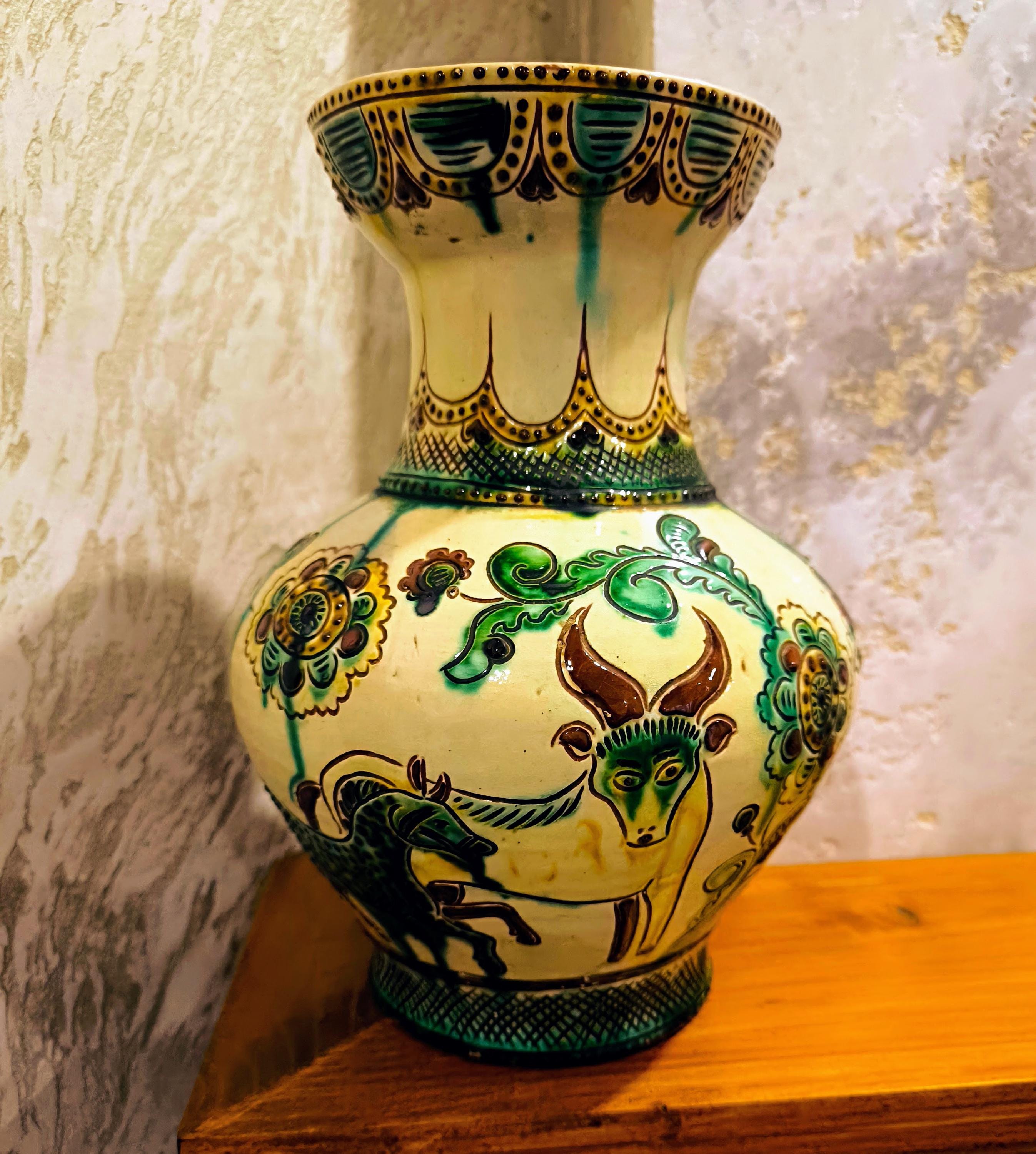 ヴィンテージ 1980年 コシフ陶器花瓶 – 手描き花動物装飾 / 黄緑茶