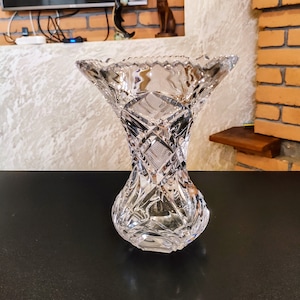 Hand Cut Crystal Vase: Bohemian Vintage Glass Flower Vase (7&quot;)