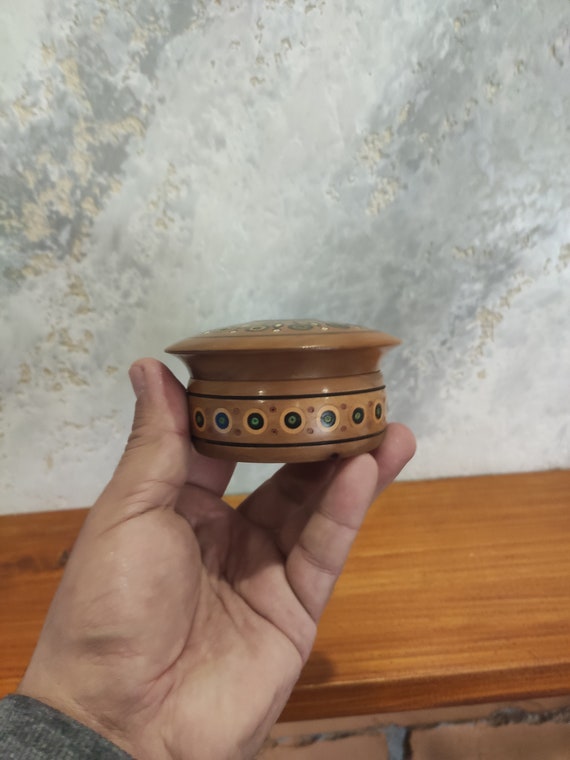 Hand Crafted Wooden Round Inlaid Casket Box / Vin… - image 5