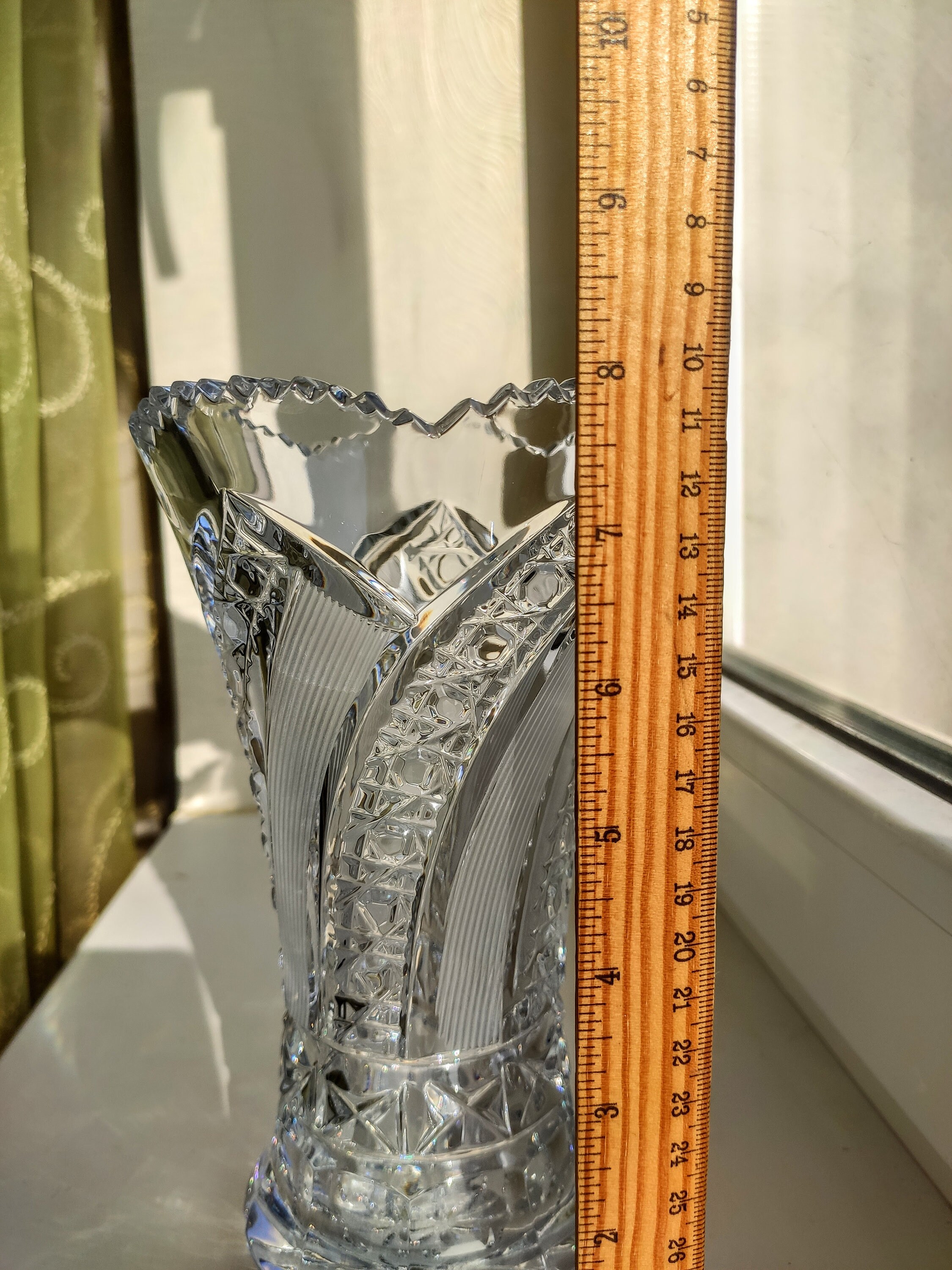 ハンドカットクリスタル花瓶：ヴィンテージボヘミアンガラスフラワー