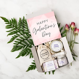 Galentines Day Gift Box, Valentine Day Gift Basket, Valentine's Day Gift for Her, Valentines Package, Gift for Girlfriend, y