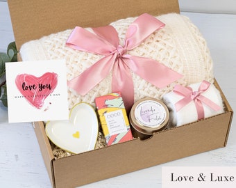 Valentine Day Gift Box, Galentines Day Gift Basket, Valentine's Day Gift for Her, Valentines Package, Gift for Girlfriend 2 zt