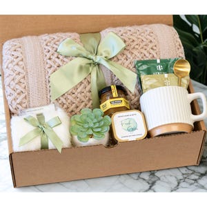 Coffret Câlins, Cadeau d'encouragement, Coffret cadeau pour maman, Coffret cadeau Hygee, Coffret Vous pensez à vous, Emballage douillet, Panier soins personnels, Coffret cadeau couverture