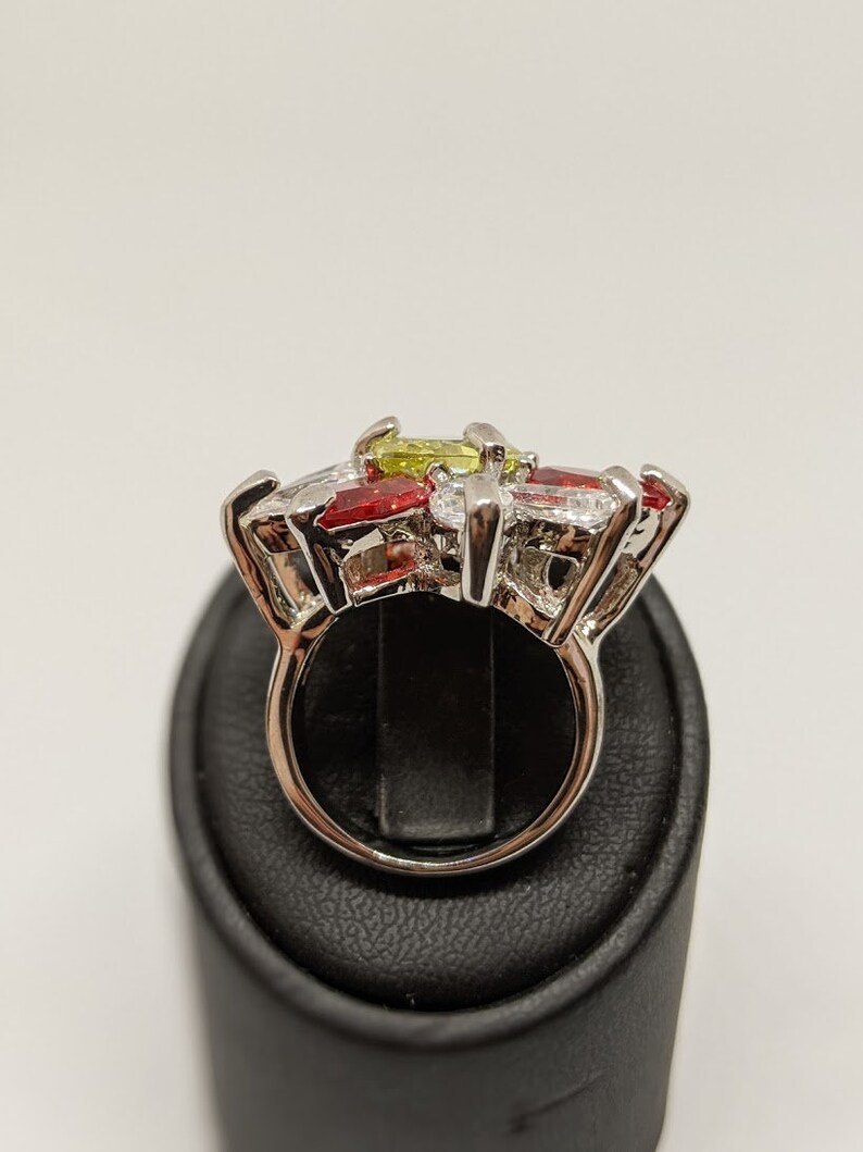 Red /& White Rhodium and Zirconium flower ring