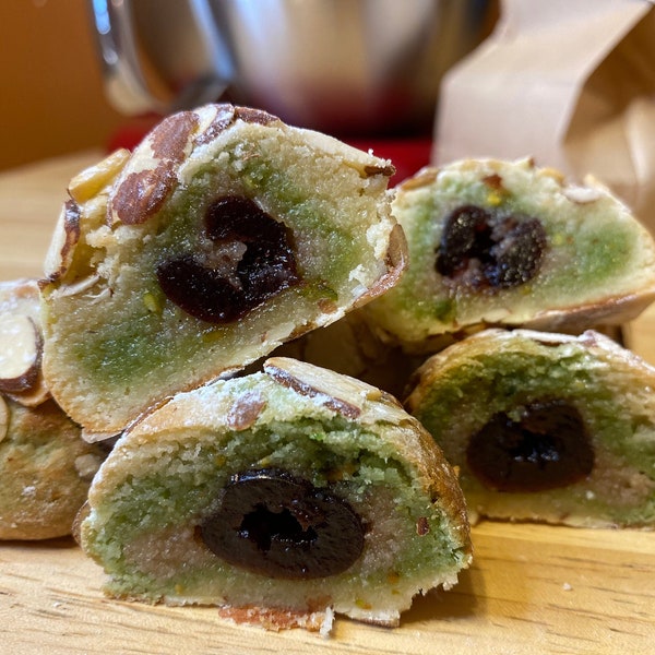 Almond pistachio cherry Cookies 6 pieces