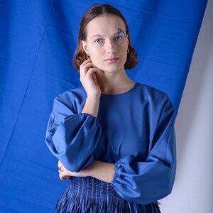 Handmade Navy Blue Corset Belt, designed for comfort and style. Perfect for plus size, this high-waist obi belt features a unique fringe texture. Ideal for boho fashion lovers, it’s a versatile waist cincher and a thoughtful gift for women.