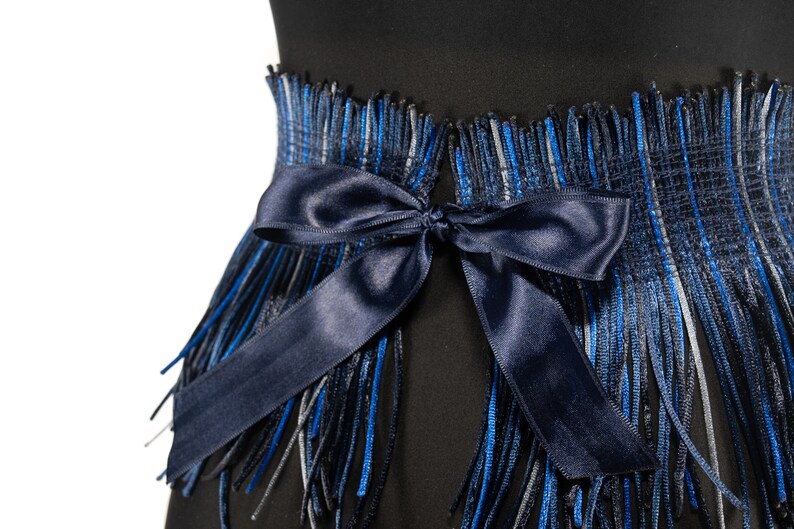 Handmade Navy Blue Corset Belt, designed for comfort and style. Perfect for plus size, this high-waist obi belt features a unique fringe texture. Ideal for boho fashion lovers, it’s a versatile waist cincher and a thoughtful gift for women.
