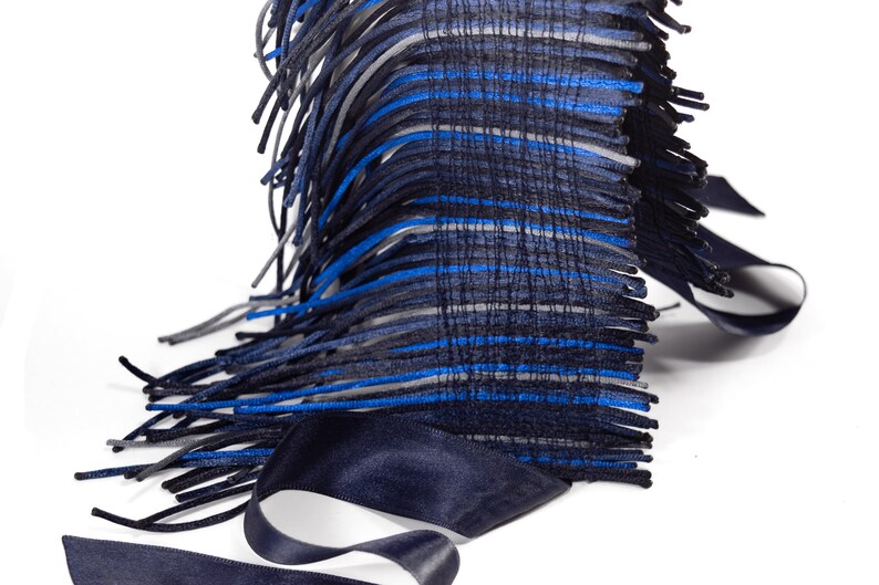 Handmade Navy Blue Corset Belt, designed for comfort and style. Perfect for plus size, this high-waist obi belt features a unique fringe texture. Ideal for boho fashion lovers, it’s a versatile waist cincher and a thoughtful gift for women.