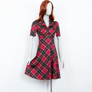 Vintage 70s Red Beige Black Check Mini Dress Fit & Flare Wing Collar Short Sleeves  Size S UK 8
