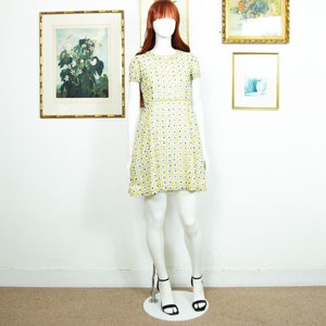 Vintage 1970s Floral Mini Dress Fit And Flare Short Sleeves Size UK 8